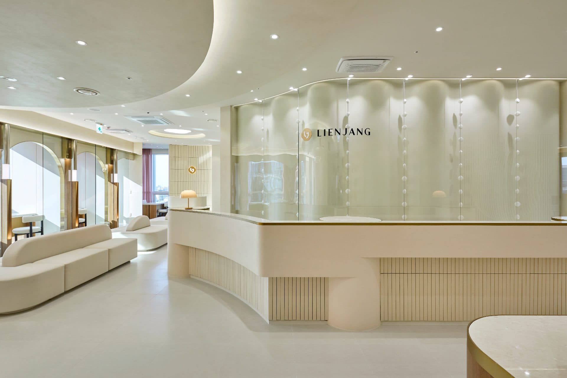 Gynecomastia Surgery in Korea at Lienjang Clinic