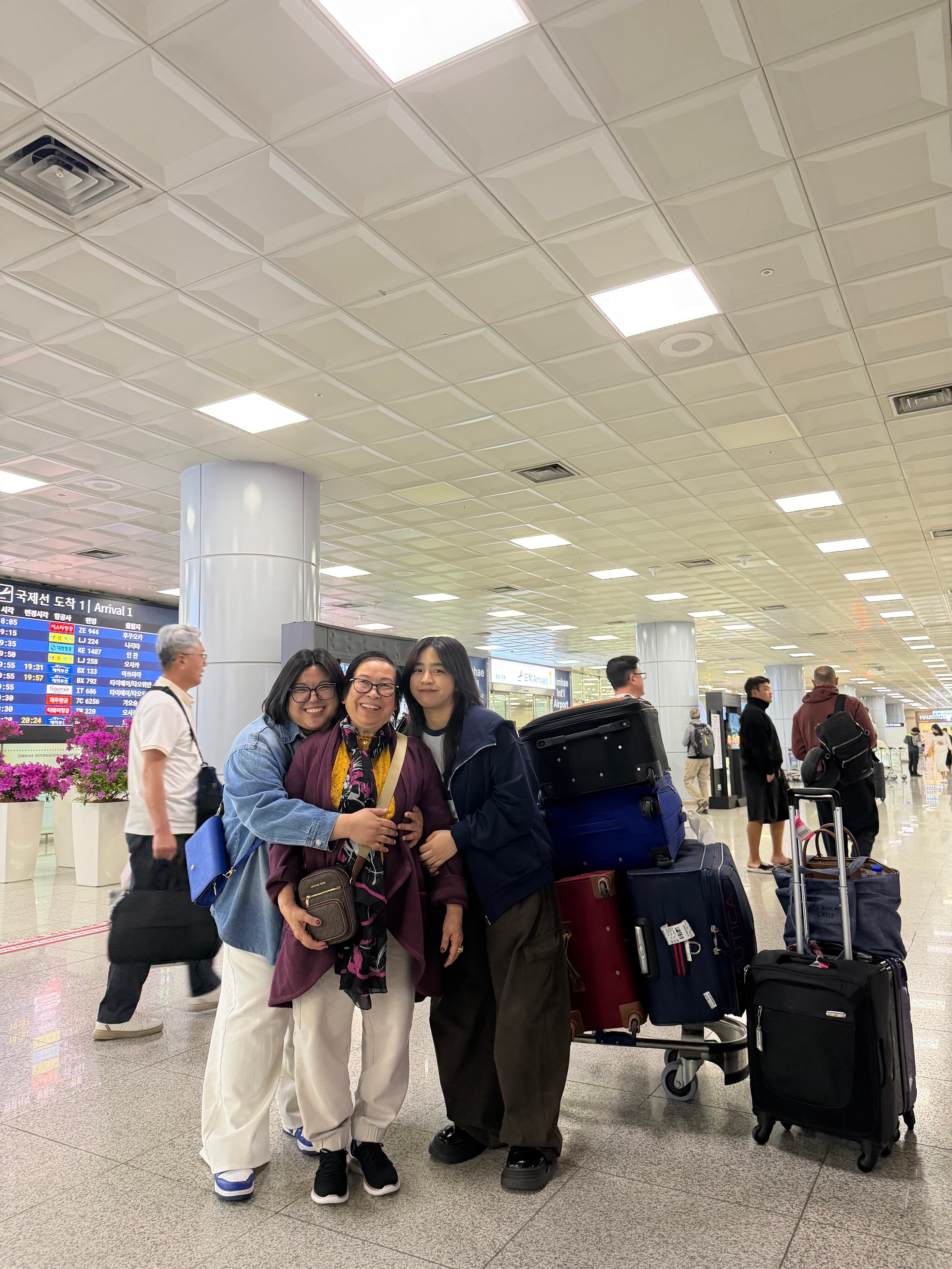 Gimhae Airport SUV Transfer (Up to 3 Pax / 6 Luggages)
